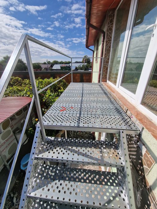 Scari metalice galvanizate