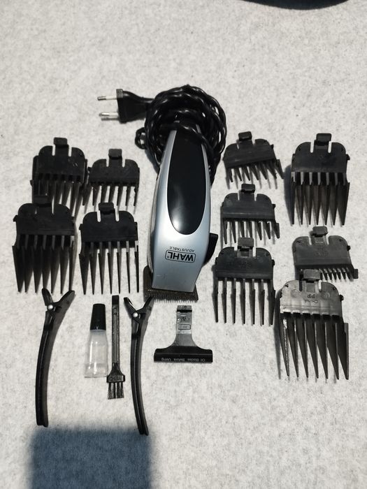 Vînd aparat de tuns este in stare bună