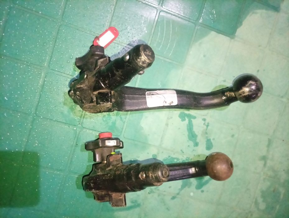 Cârlig auto preț ușor negociabil