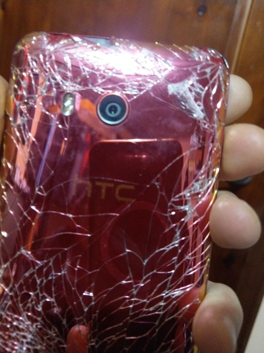 HTC U11-за части.