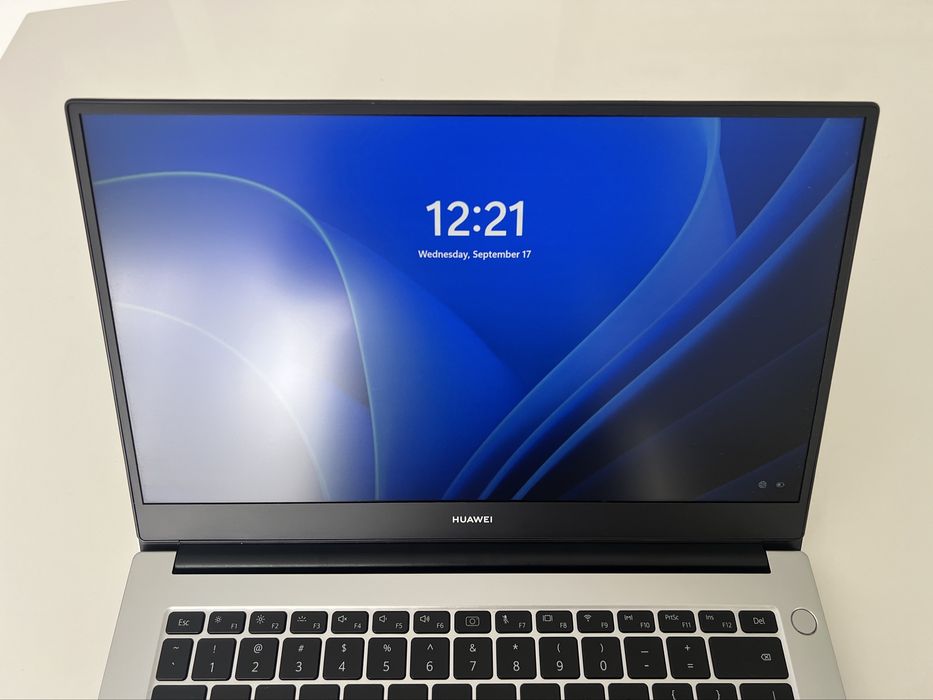 Laptop Huawei MateBook D14 – elegant, ușor și performant!