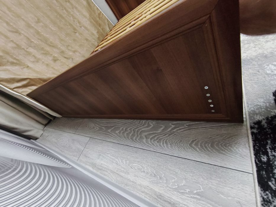 Продаю кровать без матраса