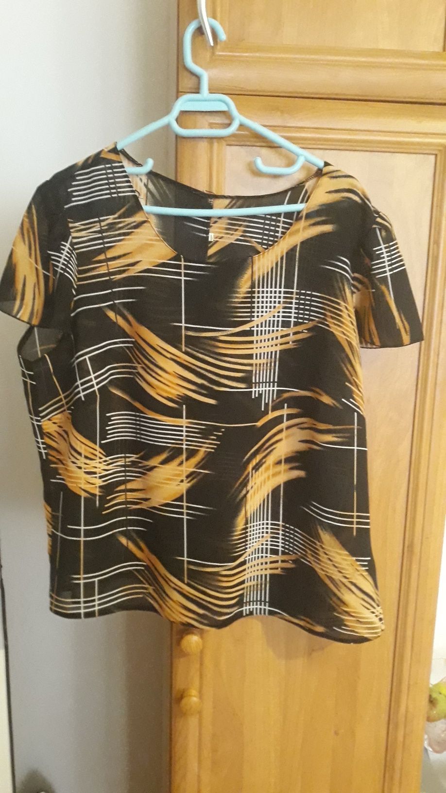 Bluza din viscoza nr 52 ,bust 118 cm, nouă