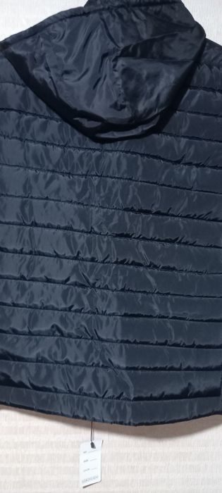 Мужская безрукавка с капюшоном