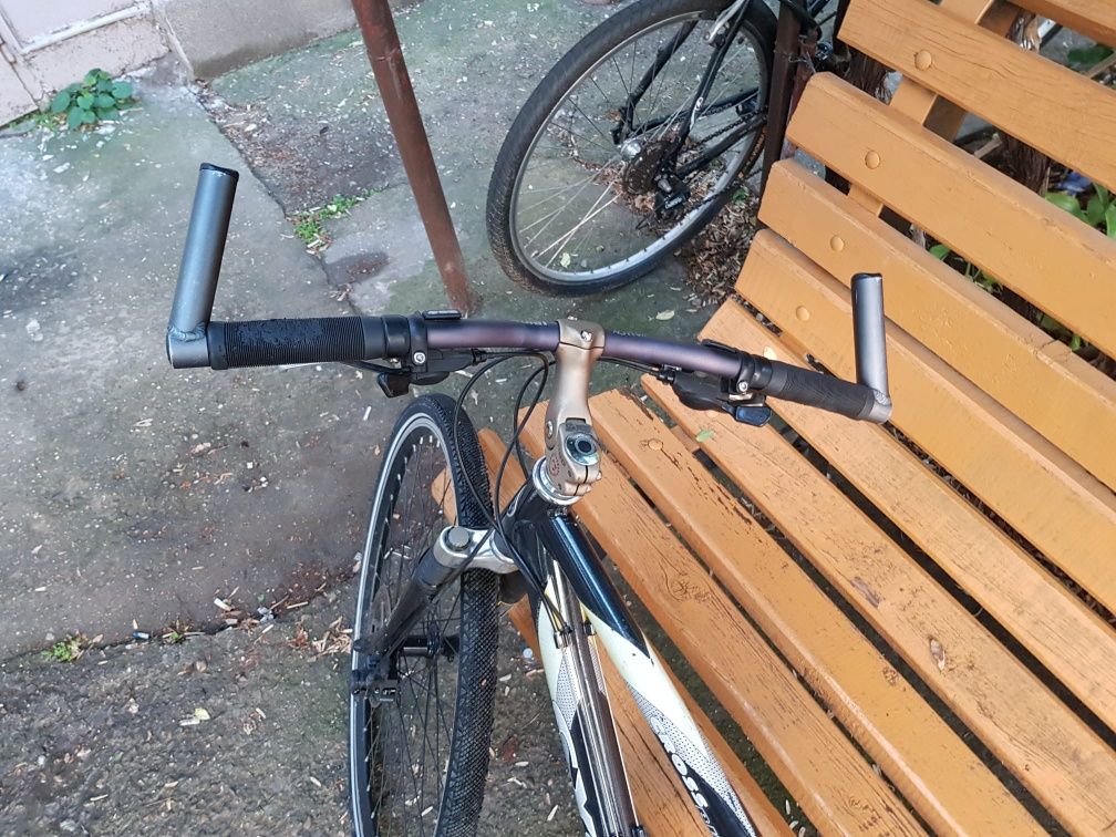 Bicicletă sport 9 viteze