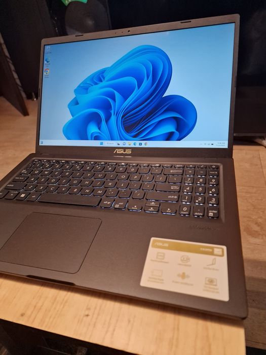 Laptop Asus Vivobook R1500e