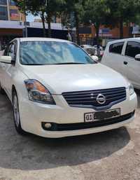 Nissan altima sotiladi