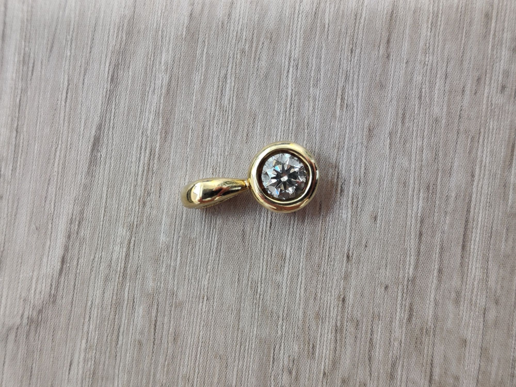 Pandantiv aur 14k 0.90gr diamant 0.25ct vvs2