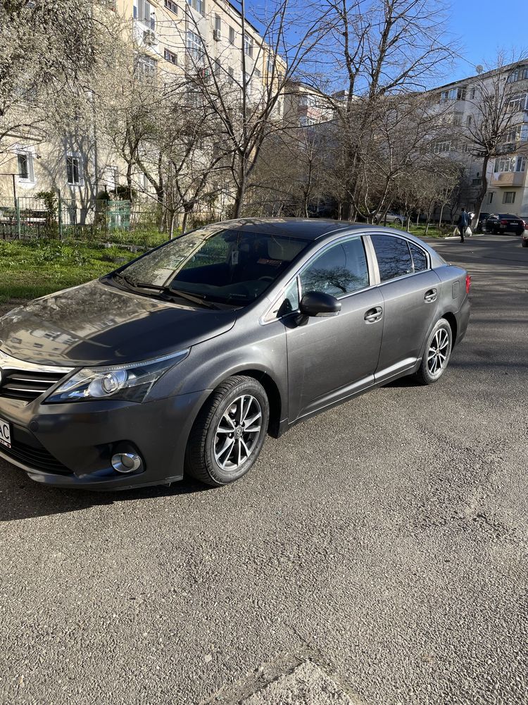 Vand Toyota Avensis 2012