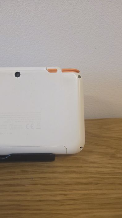 New Nintendo 2DS XL, 2000 jocuri Modat, 19 in 1