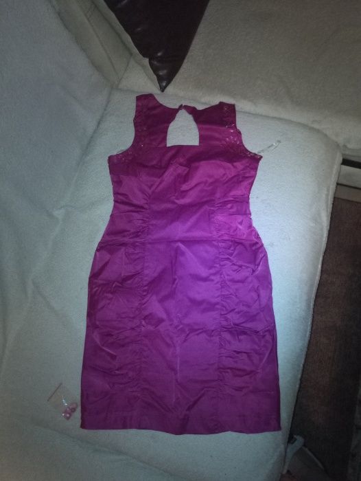 Ефектна рокля в цикламено с камъни, М р-ер, нова