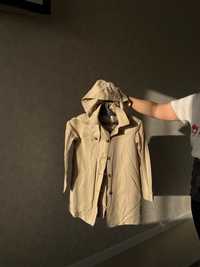 Тренч плащ Zara со съемным капюшоном на 9-10 лет за 5 000 тг.