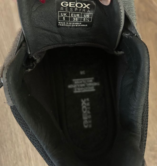 Чисто нови зимни Боти Geox 38 номер