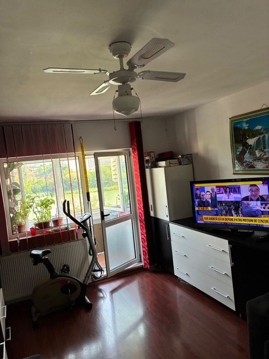 Vând apartament cu 2 camere