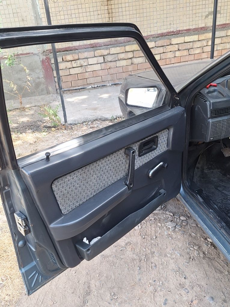 Lada 99 год 2001