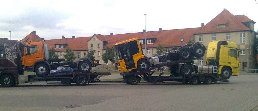 Platforma trailer transportor camioane utilaje baloti 3axe