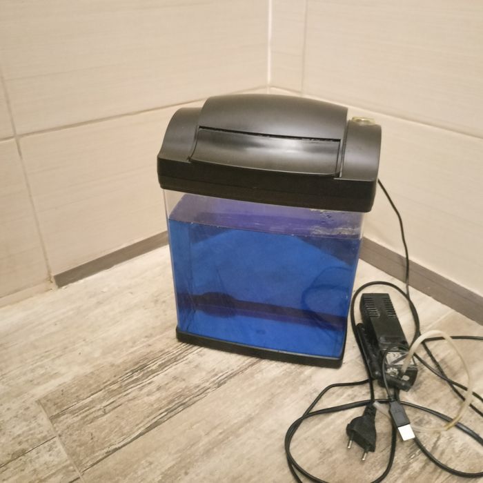 Acvariu cu sistem filtrare inclus