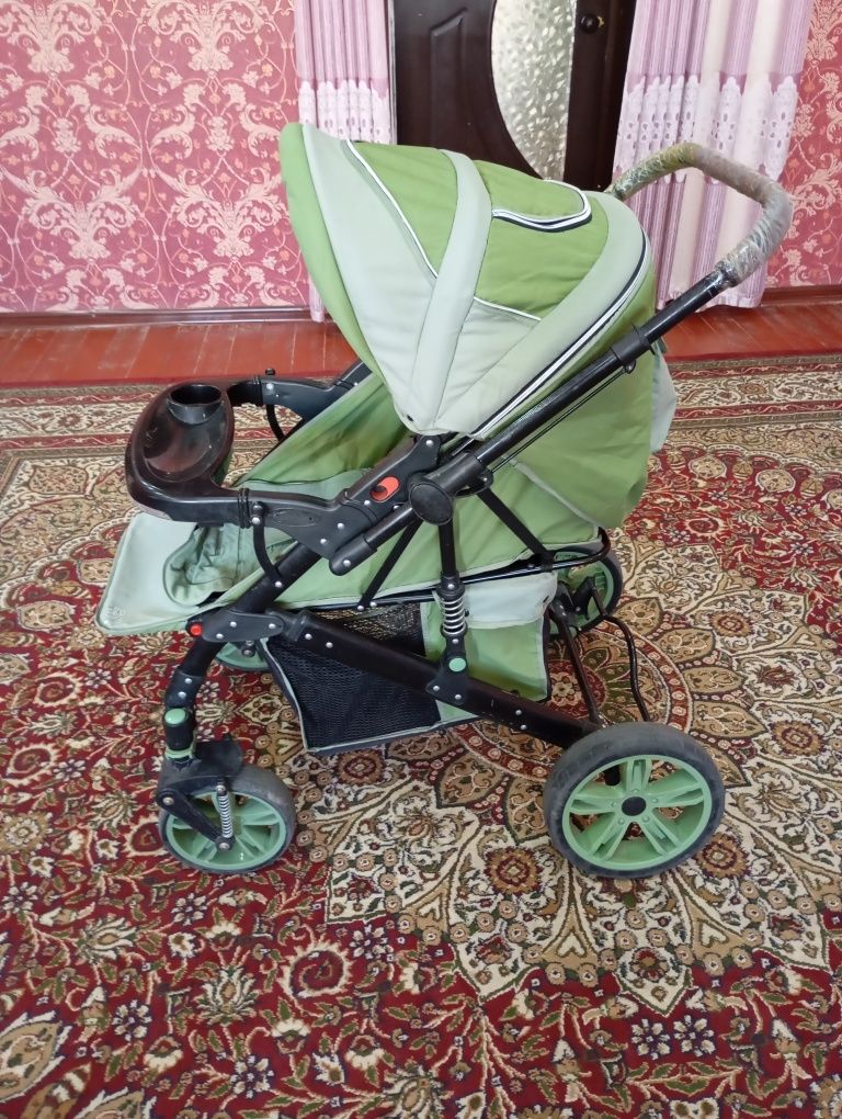 Kolyaska sotiladi xolati yaxshi . Narxi 500 ming