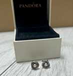 Cercei “Luminous Love Knot” colecție retrasă de Pandora