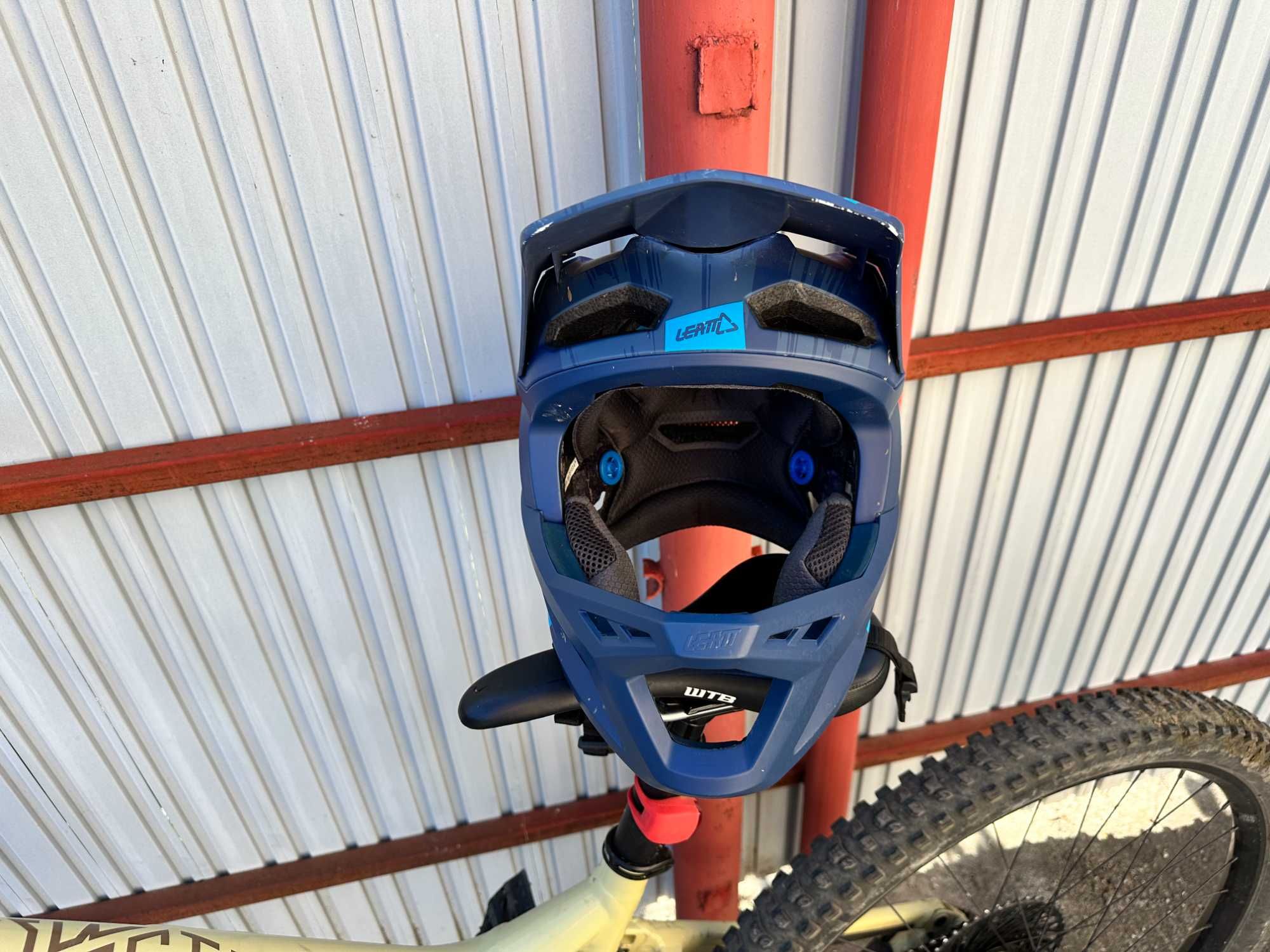 Commencal Meta AM Foxy Sand M 29
