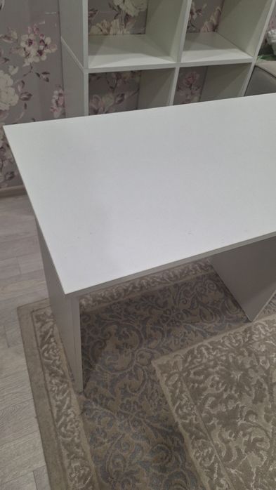 Стол письменный белый