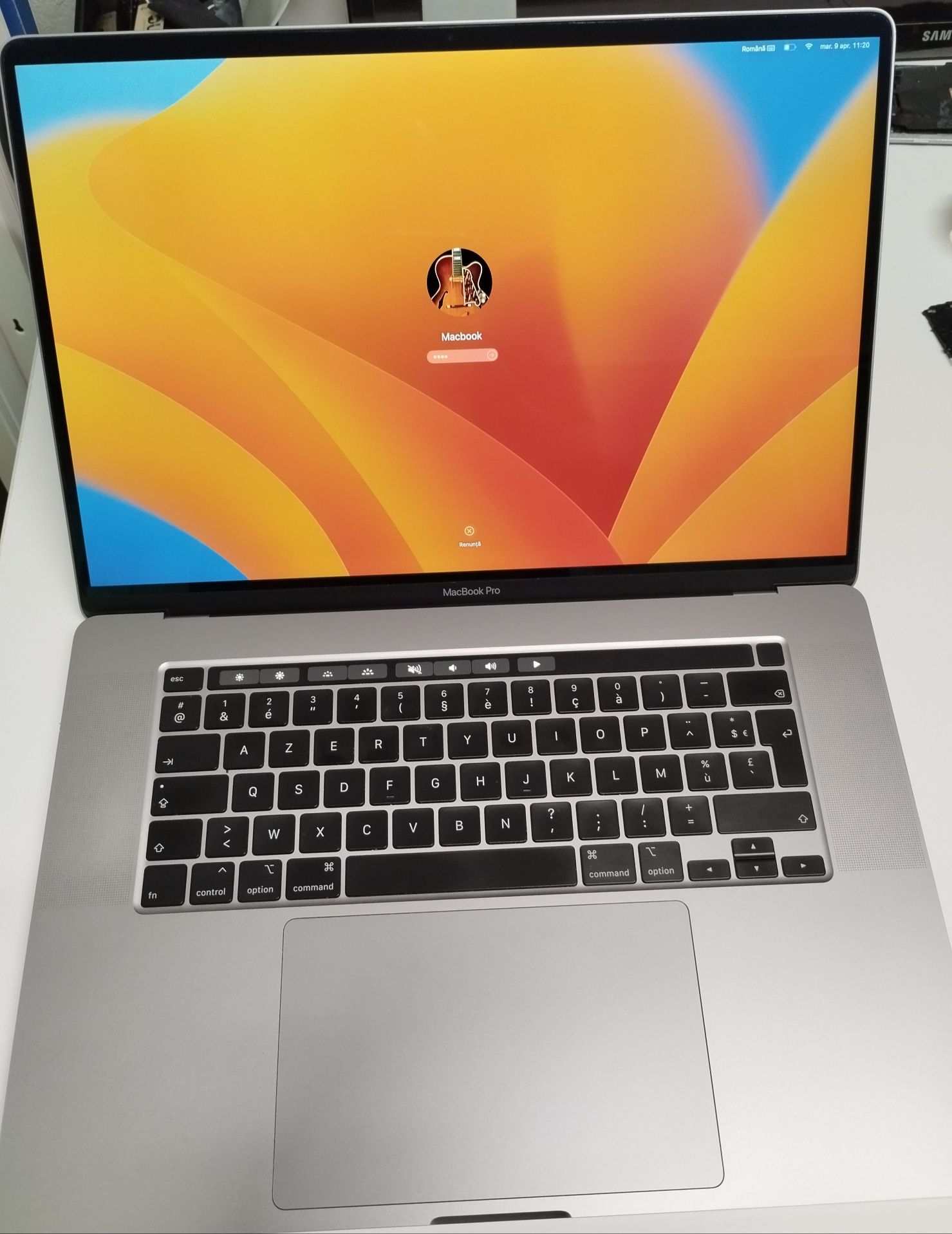 MacBook Pro 16-inch 2019  1TB memorie interna