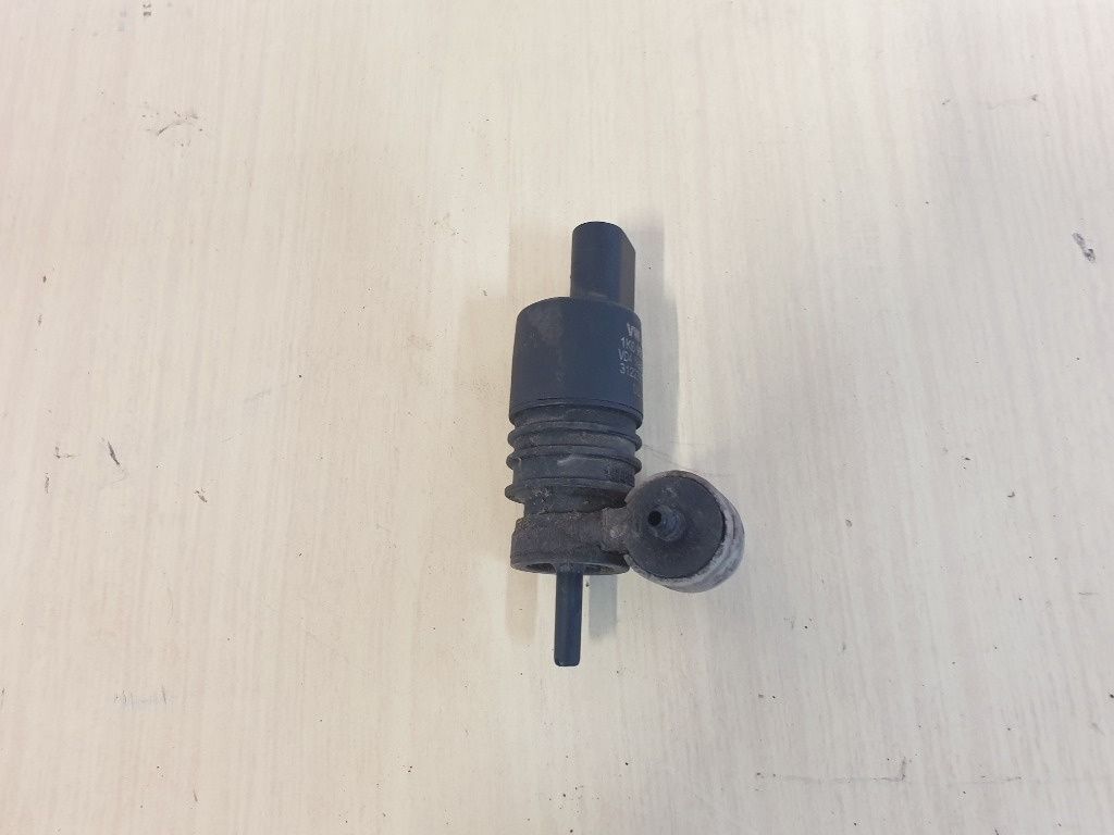 Pompita lichid parbriz VOLKSWAGEN PASSAT Variant 3C5 2005 - 2011 2.0 TDI 16V BKP, CBAB 1K6955651