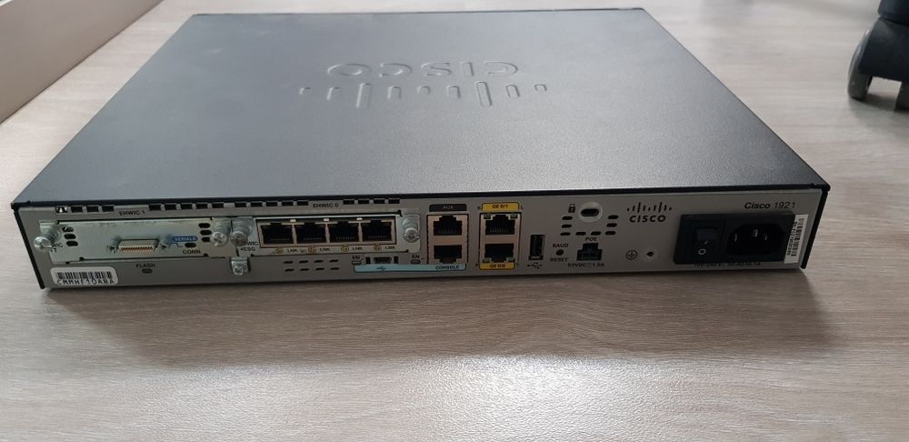 Router Cisco 1921/K9
