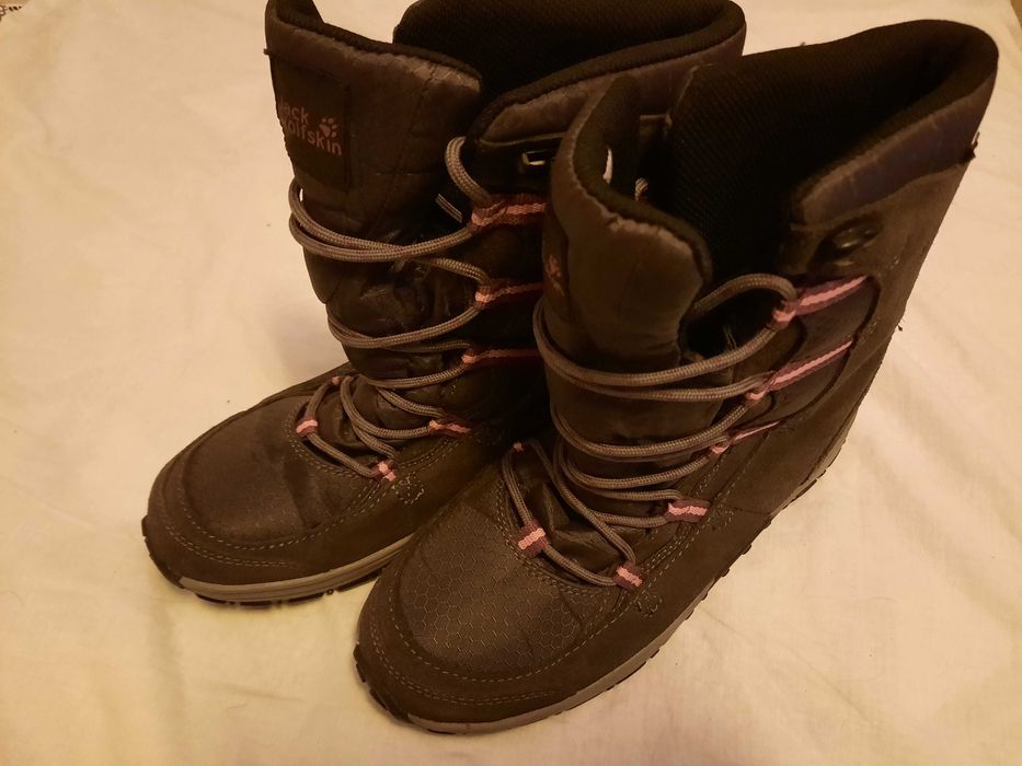 Ghete fete Jack Wolfskin marime 39 inalte stare impecabila