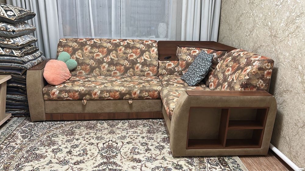 Продам угловой диван