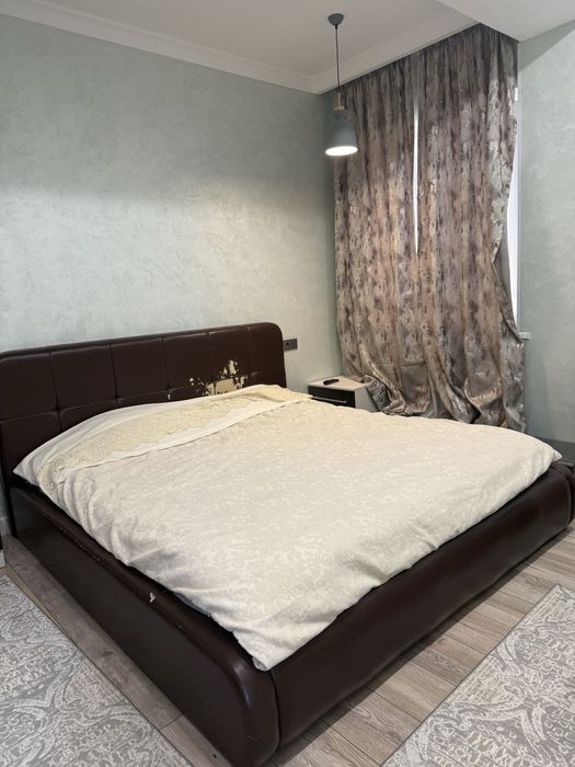 Продается двуспальная кровать
