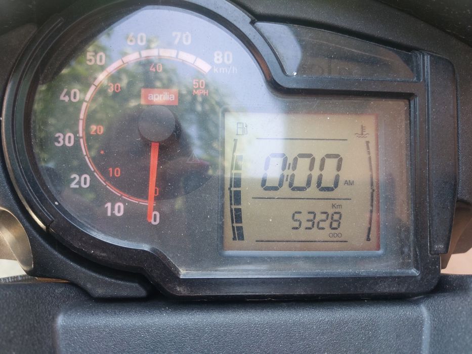 Scuter Aprilia SR