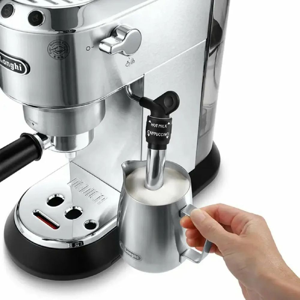 Рожковая кофеварка Delonghi Dedica EC685