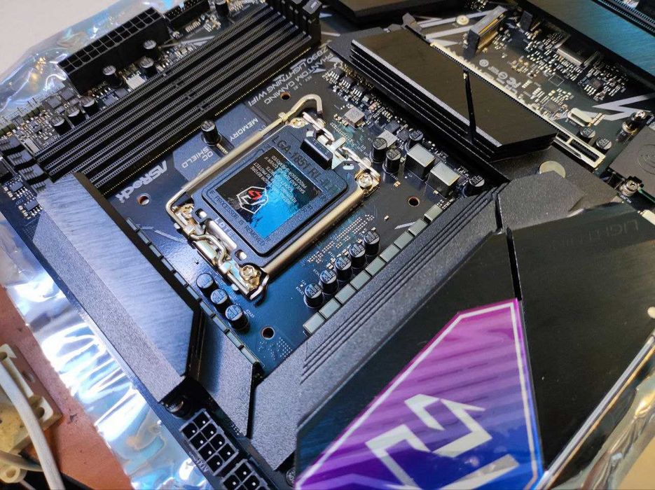 Гейминг PC - най-новият Z890 intel чипсет!