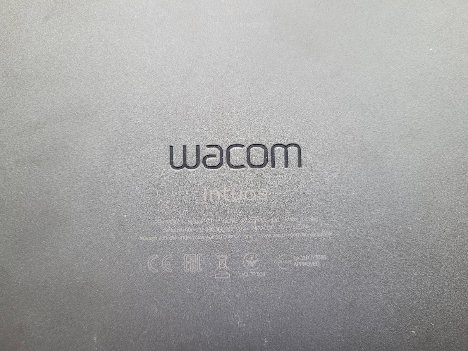 Графический планшет Wacom Intuos Medium Bluetooth, Black