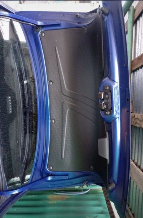 Lada granta седан облицовка заднего капота 450.000