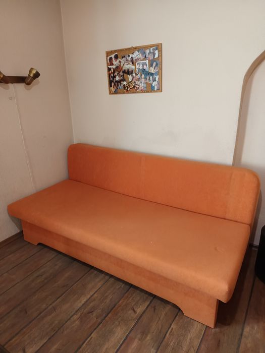 Продавам разтегателен диван 150/200 см..