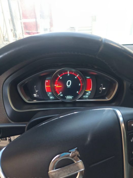 Volvo V40 D2 2014
