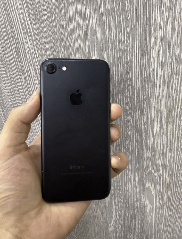 Iphone 7 holati idial ocilmagan yomkisrt 77 rilani oladigala tel qisin