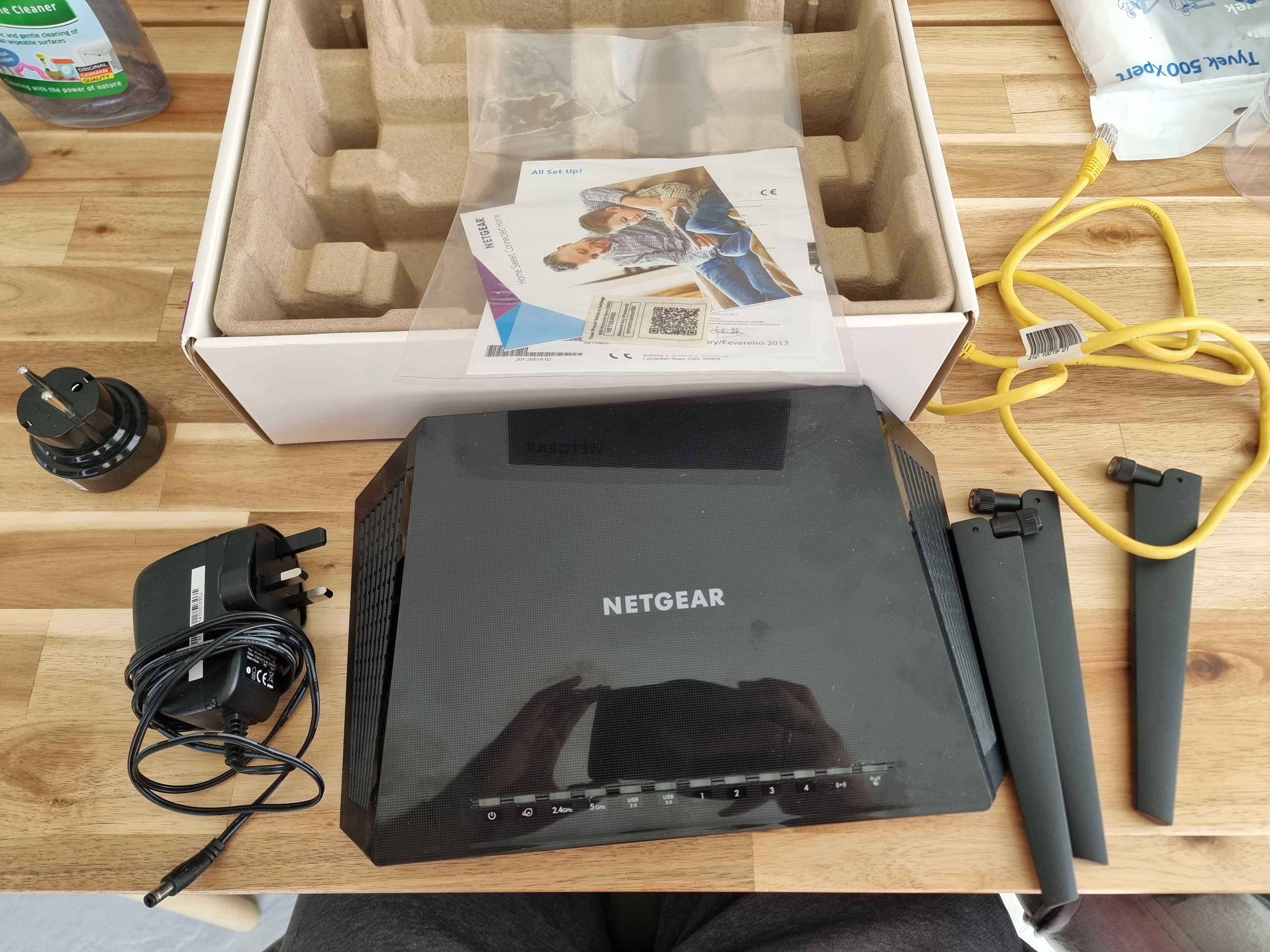 Безжичен рутер - NETGEAR AC1900 R6800 - използван