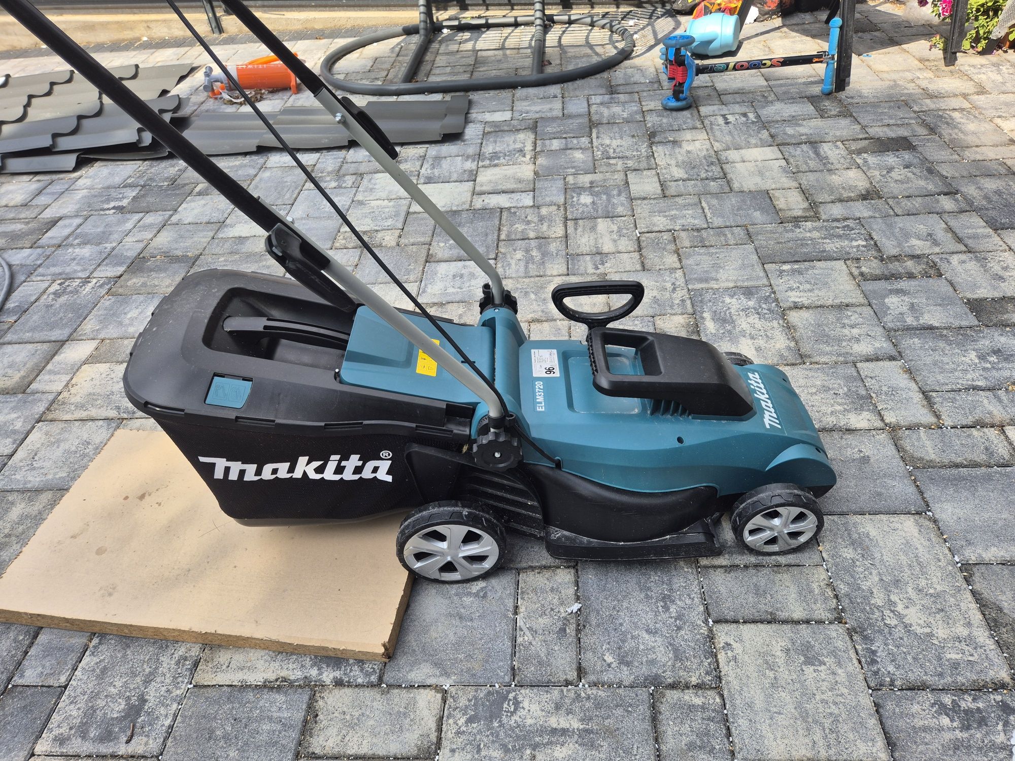 Masina tuns gazon electrica makita