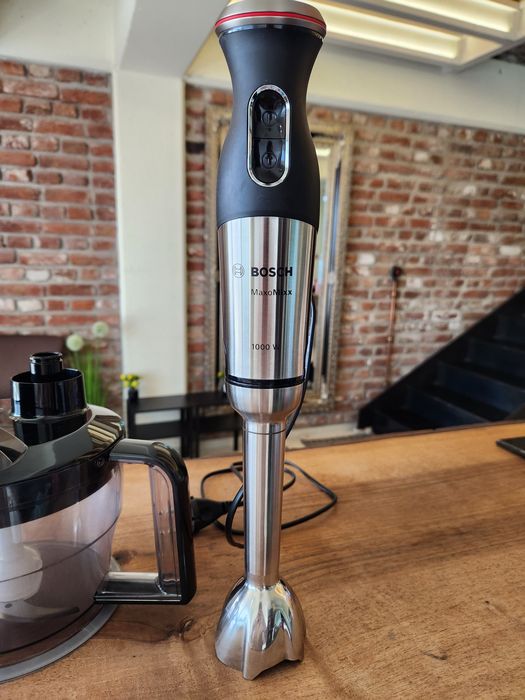 Кухненски робот Bosch + пасатор + 6 приставки