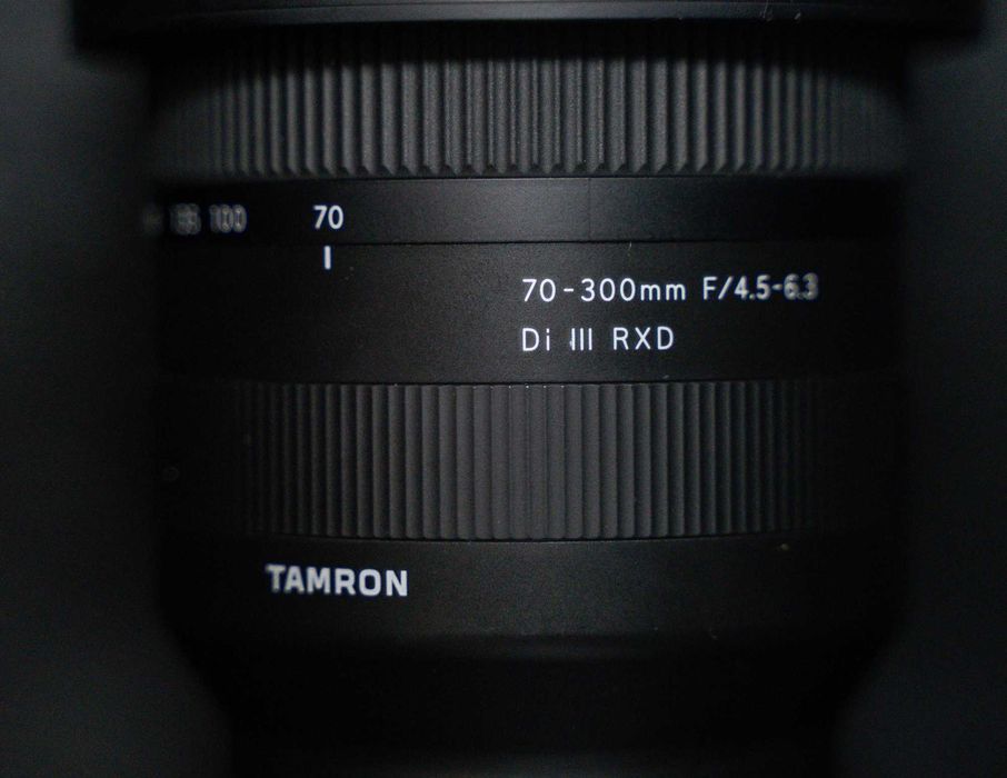 Tamron A047 70-300mm F4.5-6.3 Di III RXD Sony E Mount w/Hood