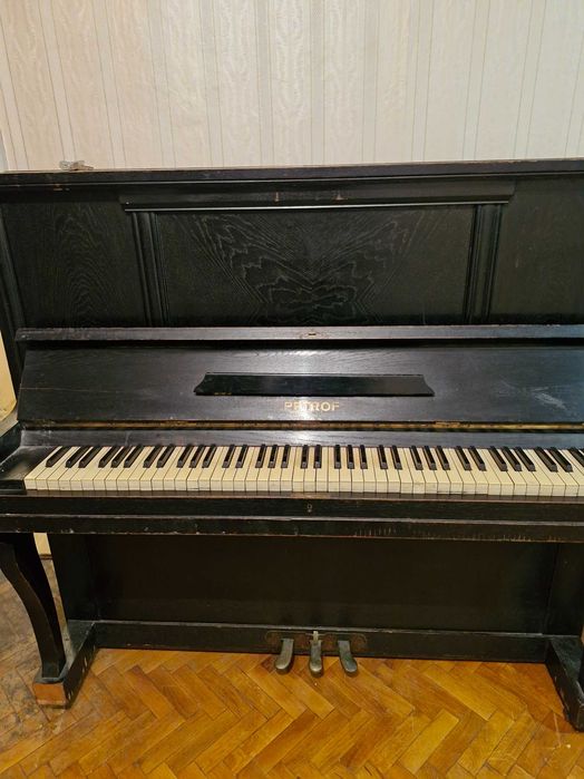 Пиано модел "PETROF"