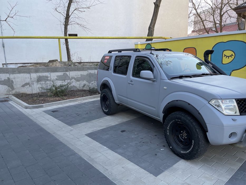 Nissan Pathfinder 4x4 2.5 Diesel Raptor 7 Locuri