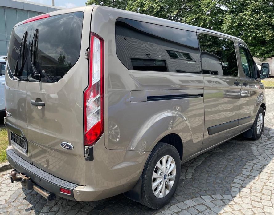 Ford Transit Custom 9 persoane
