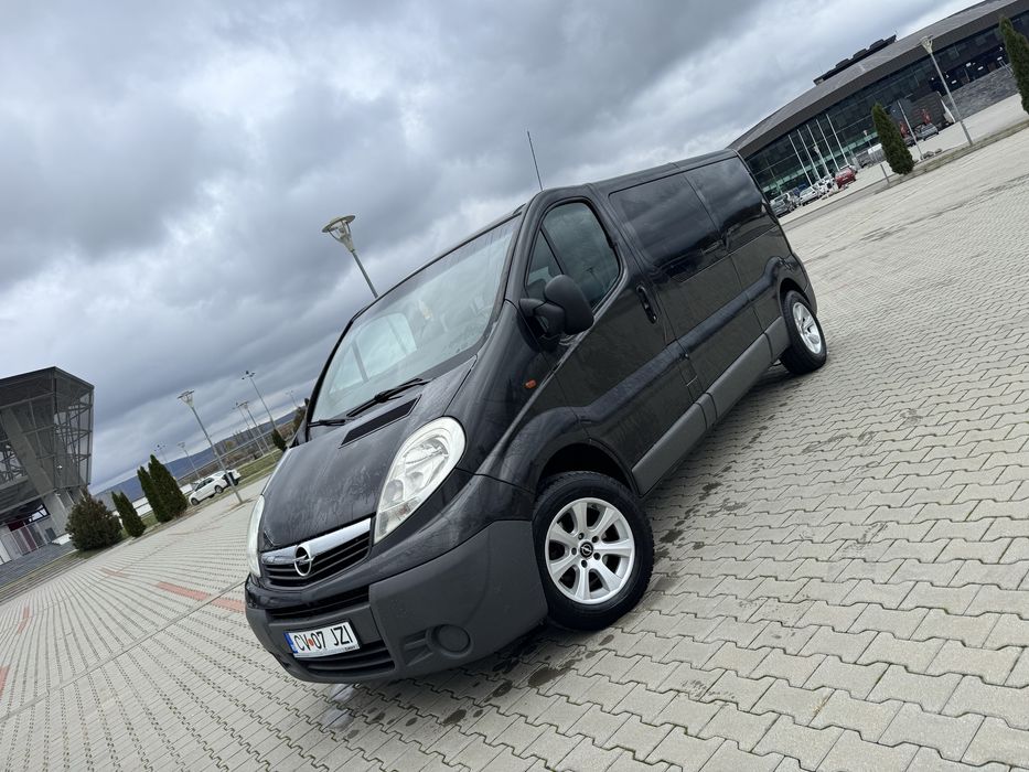 Opel Vivaro  8+1 Model Lung