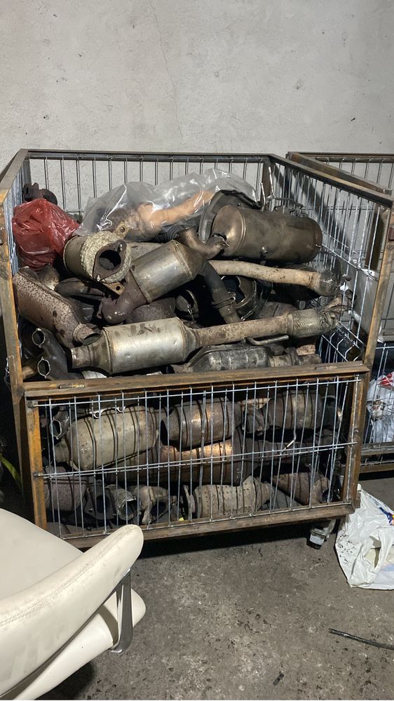 Firma autorizata recicleaza catalizatoare