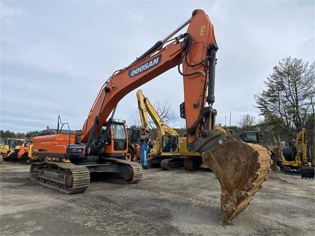 Dezmembram excavator DOOSAN DX340 LC - Piese de schimb Doosan