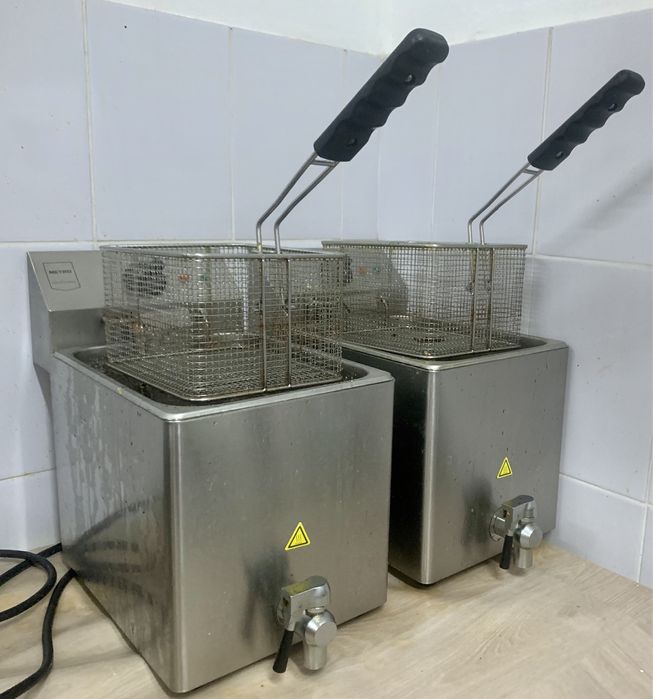 Vand doua friteuze profesionale 8l